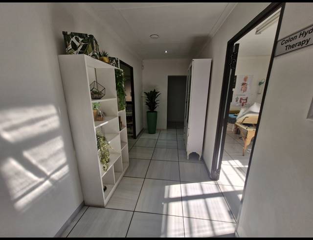 100M² OFFICE TO LET IN FARRAR PARK